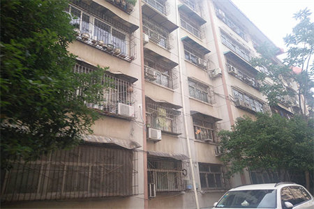 龙都诚通·香榭里3室2厅2卫75万122m2出售